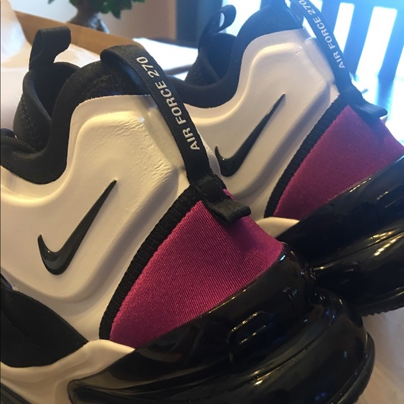 Shoes - Picture 9 of 10